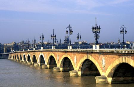 une très belle ville Bordeaux Pont-pierre